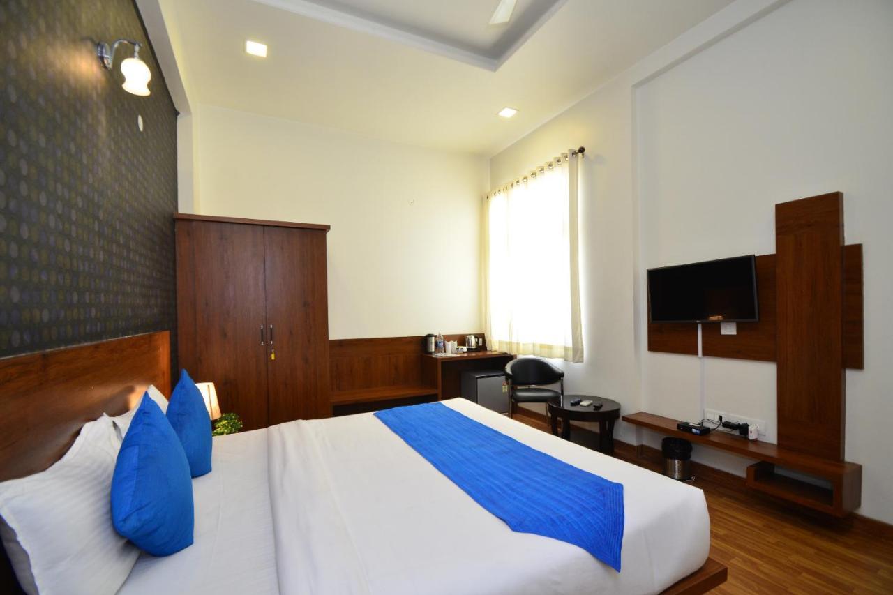 Hotel Sapphire World