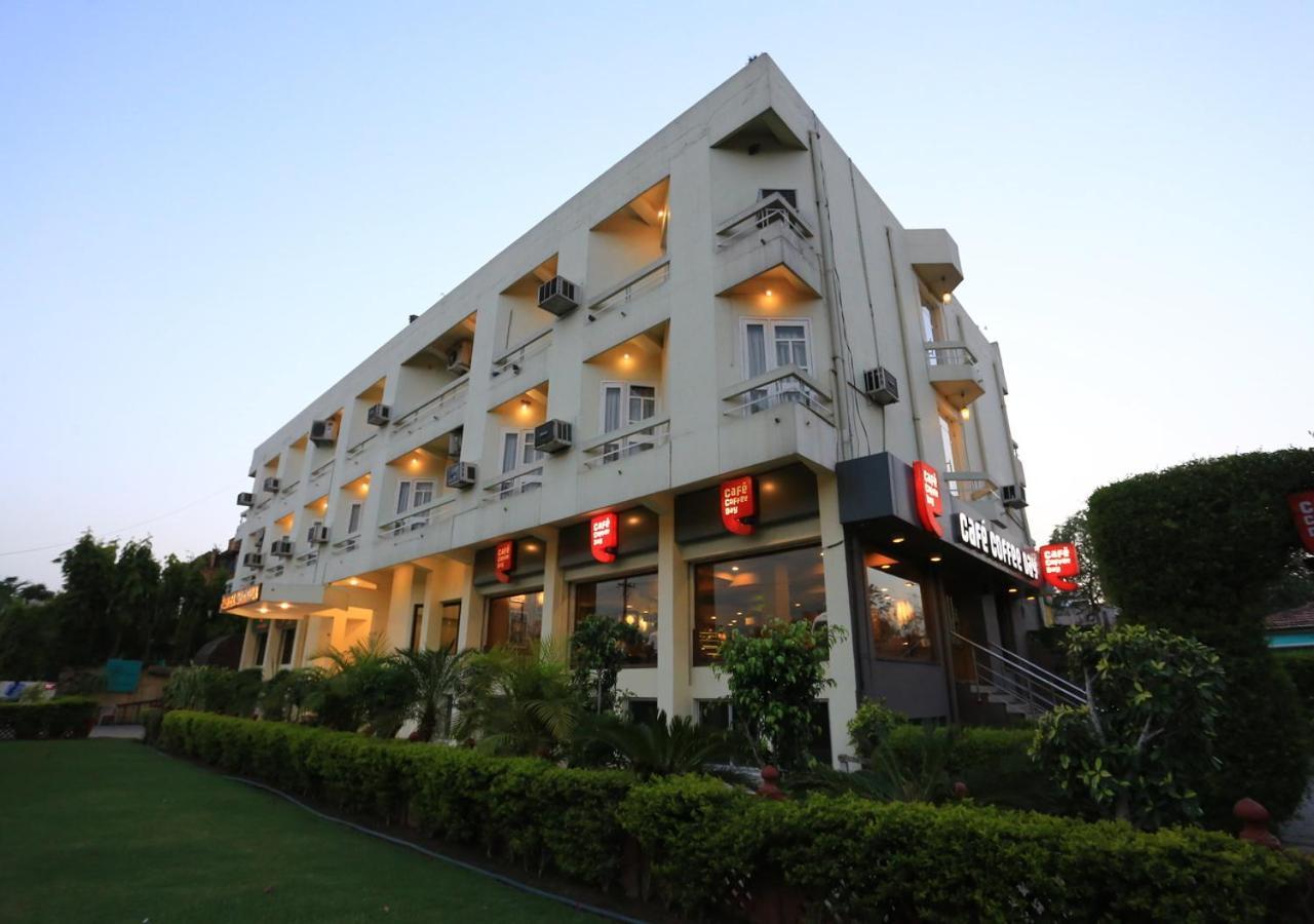 Hotel Shikha Centre