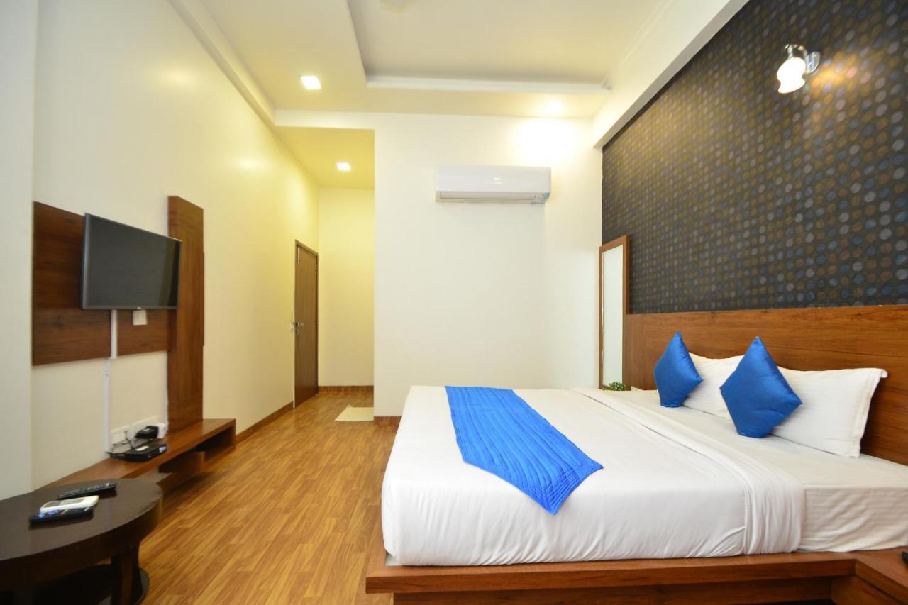 Hotel Sapphire World