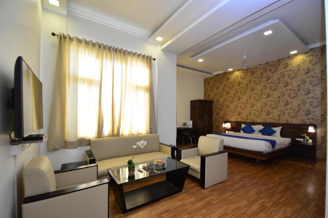Hotel Sapphire World