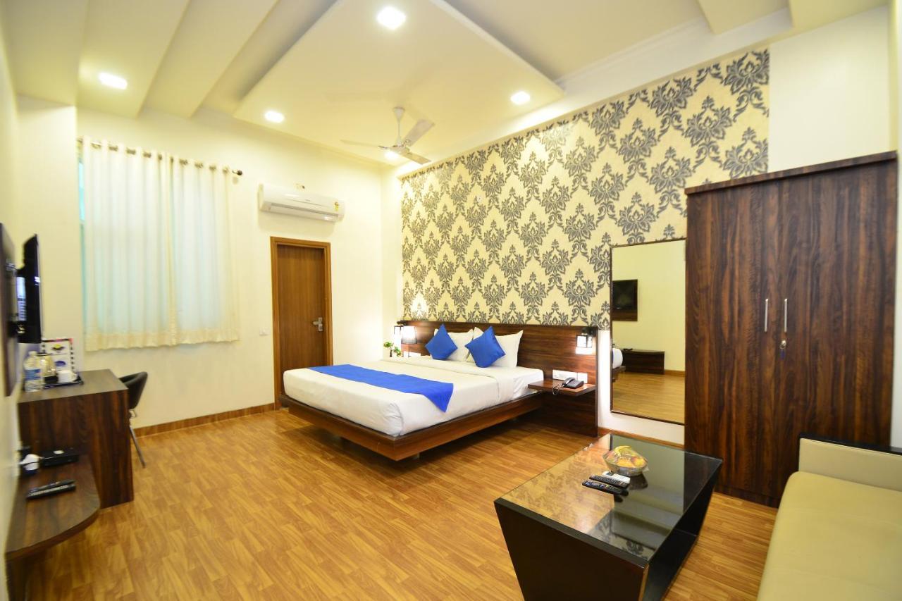 Sapphire World Hotel 3*