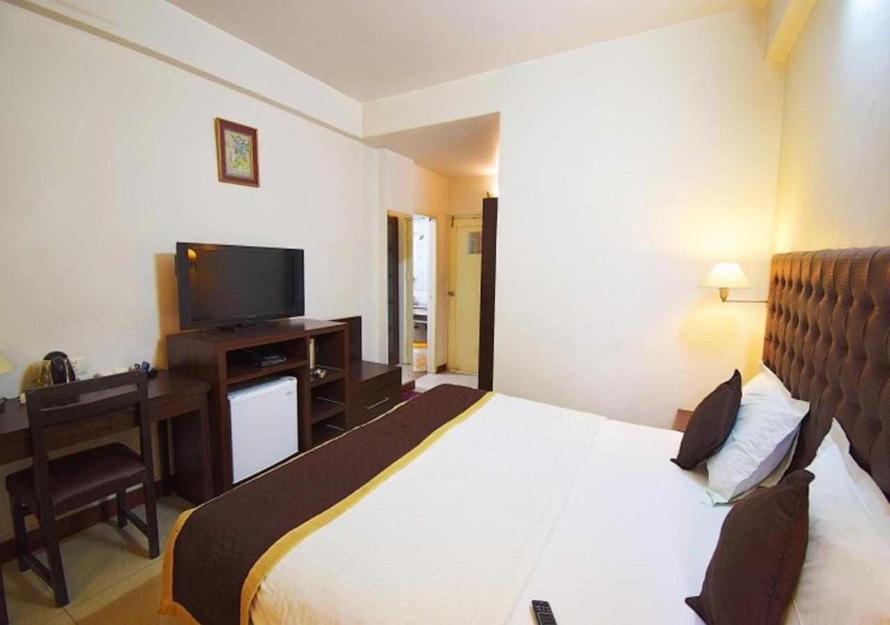 Shikha Centre Hotel 3*