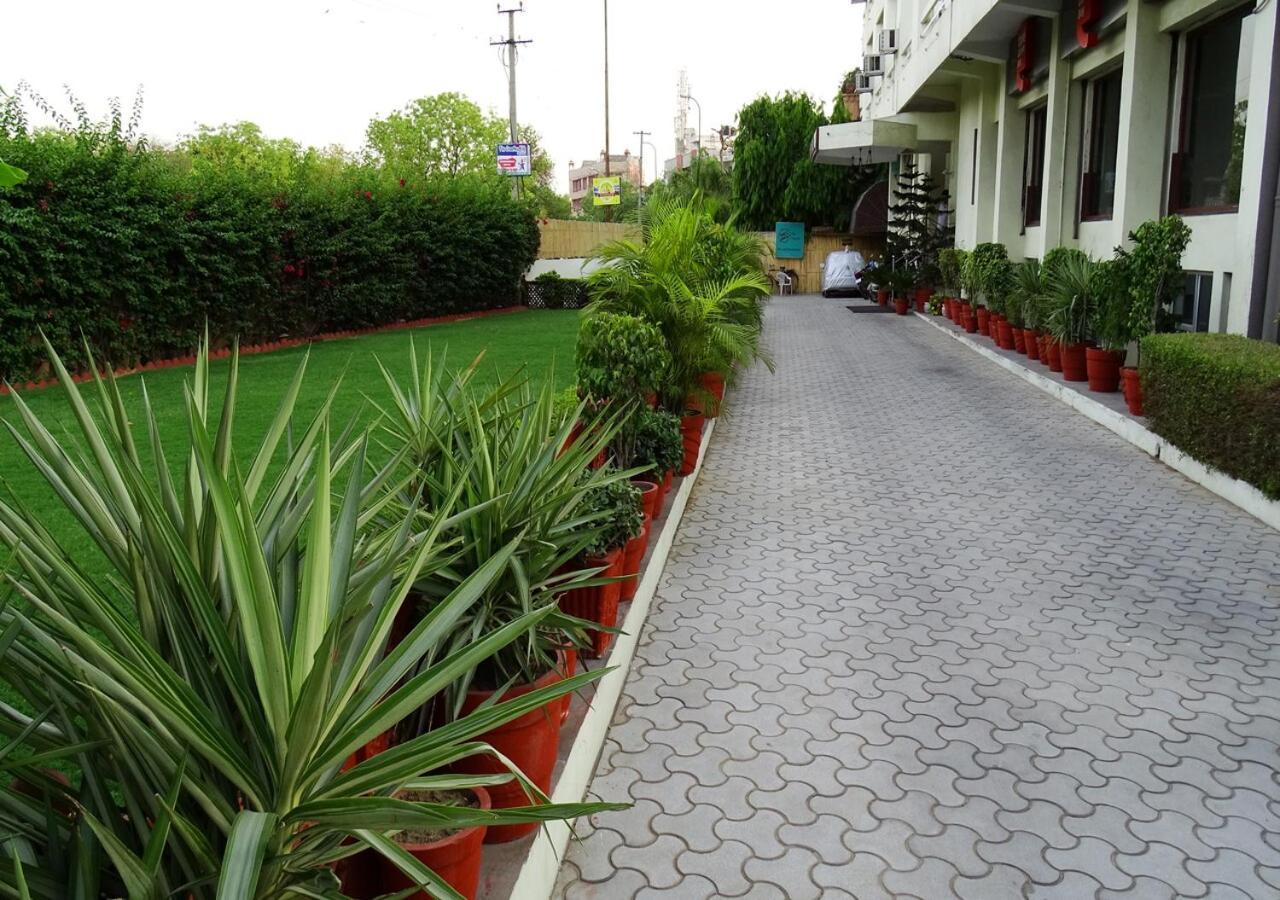 Shikha Centre Hotel 3*