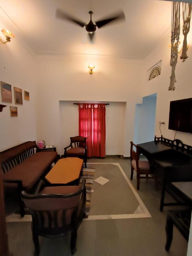 Chirmi Palace Guest house *