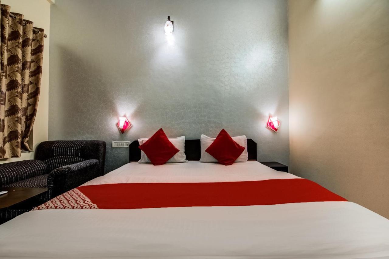 Hotel Oyo Malhotra 3*