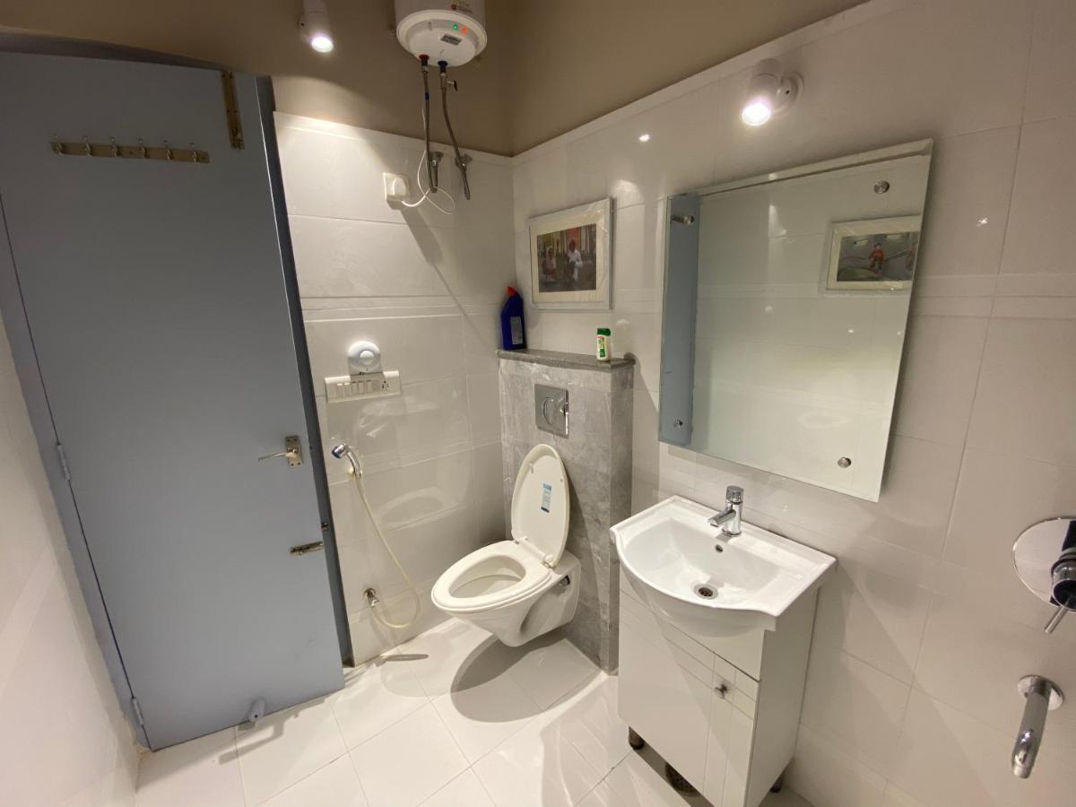 Apartment 3bhk Luxury Penthouse With Private Terrace *