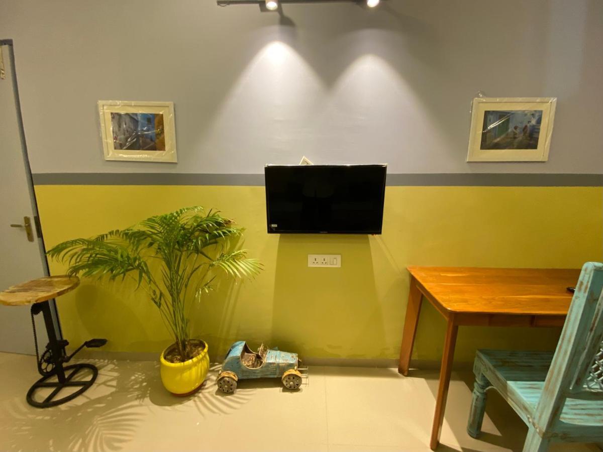 3bhk Luxury Penthouse With Private Terrace Apartment *