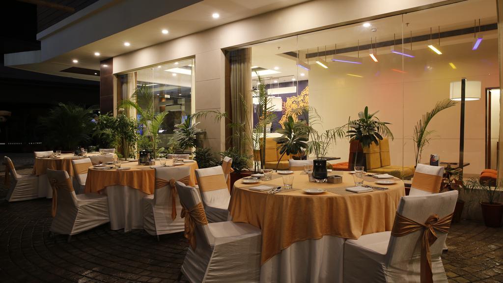 Nirwana Hometel Jaipur- A Sarovar Hotel 3*