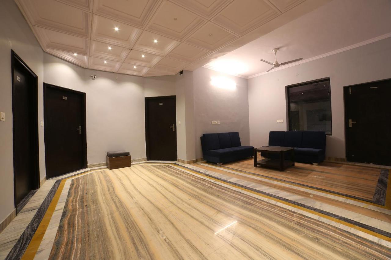 Hotel Oyo 16536 Vasko 3*