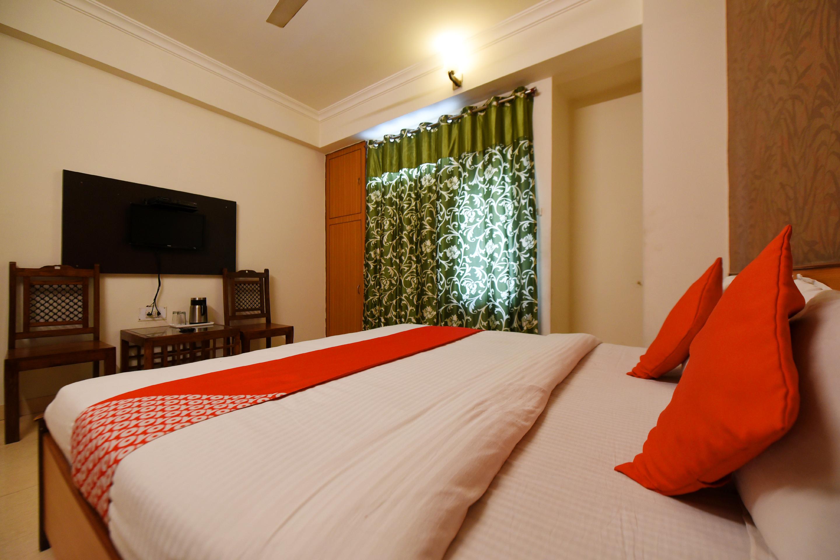 Oyo 22915 C M Regency 2* Jaipur