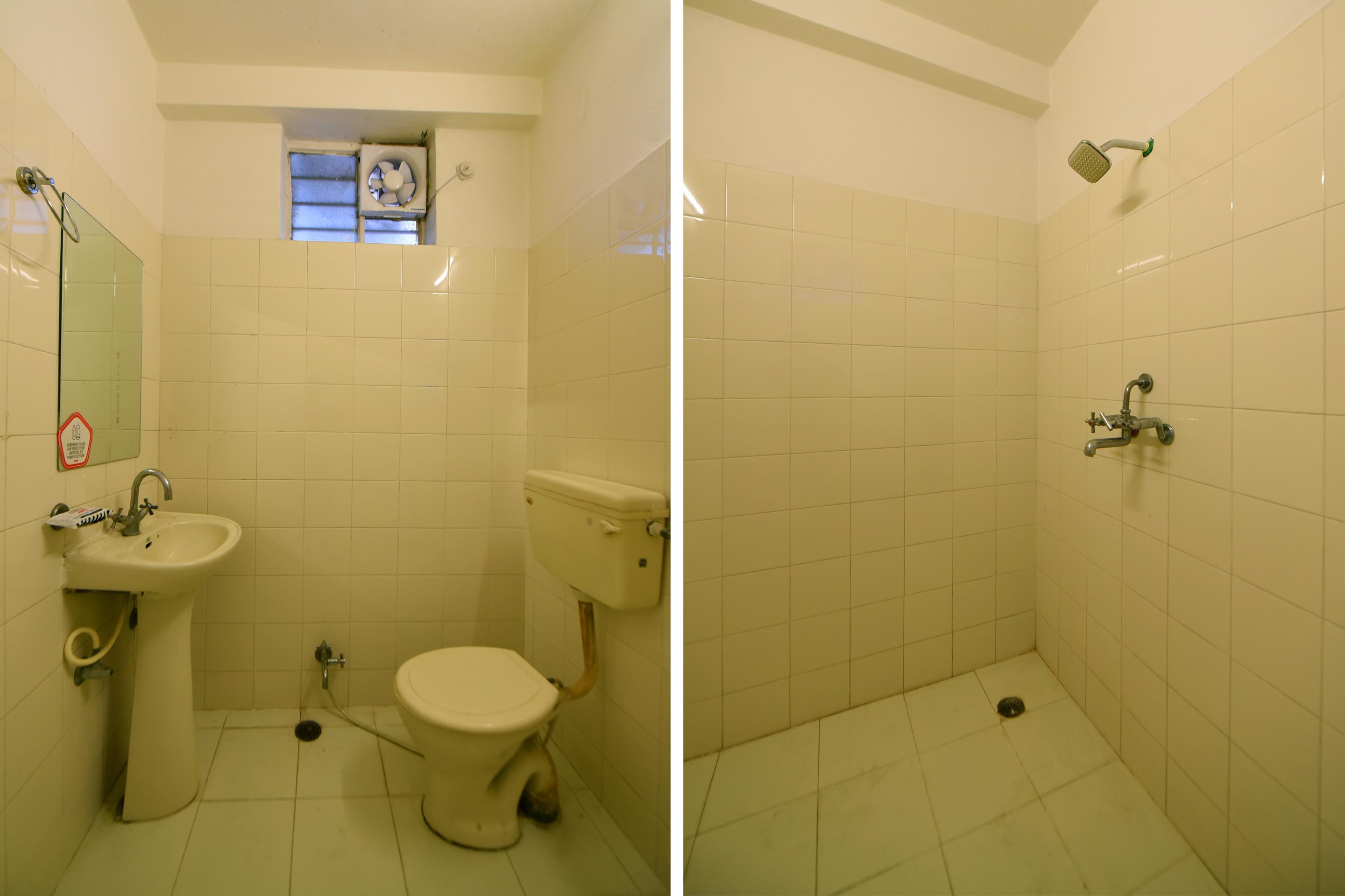 Oyo 22915 C M Regency Hotel