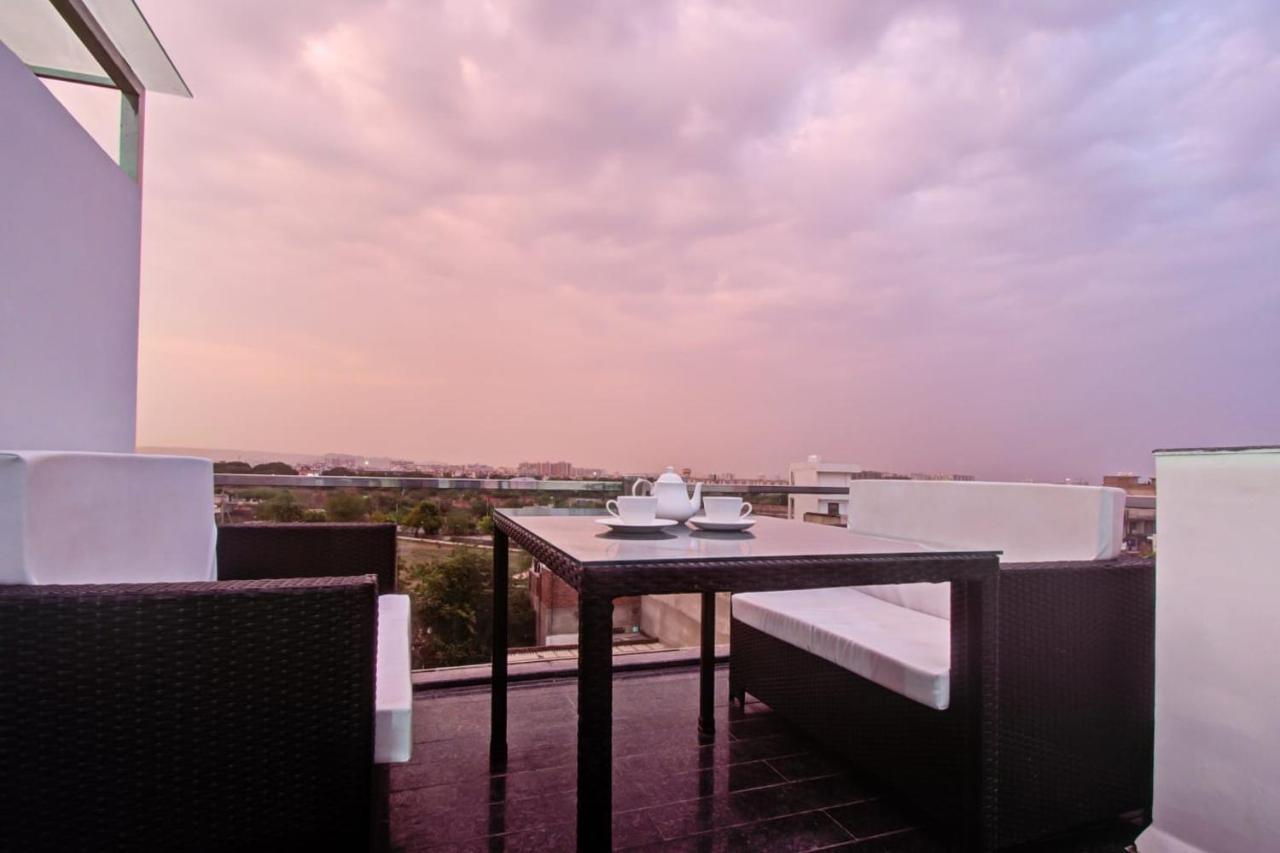 Grande Azure Hotel