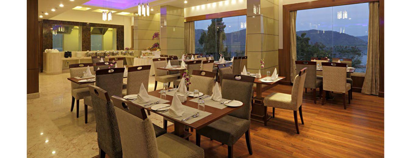 Hotel Regenta Jal Mahal,