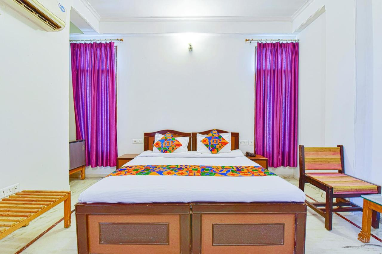 Hotel Fabhotel Gitanjali