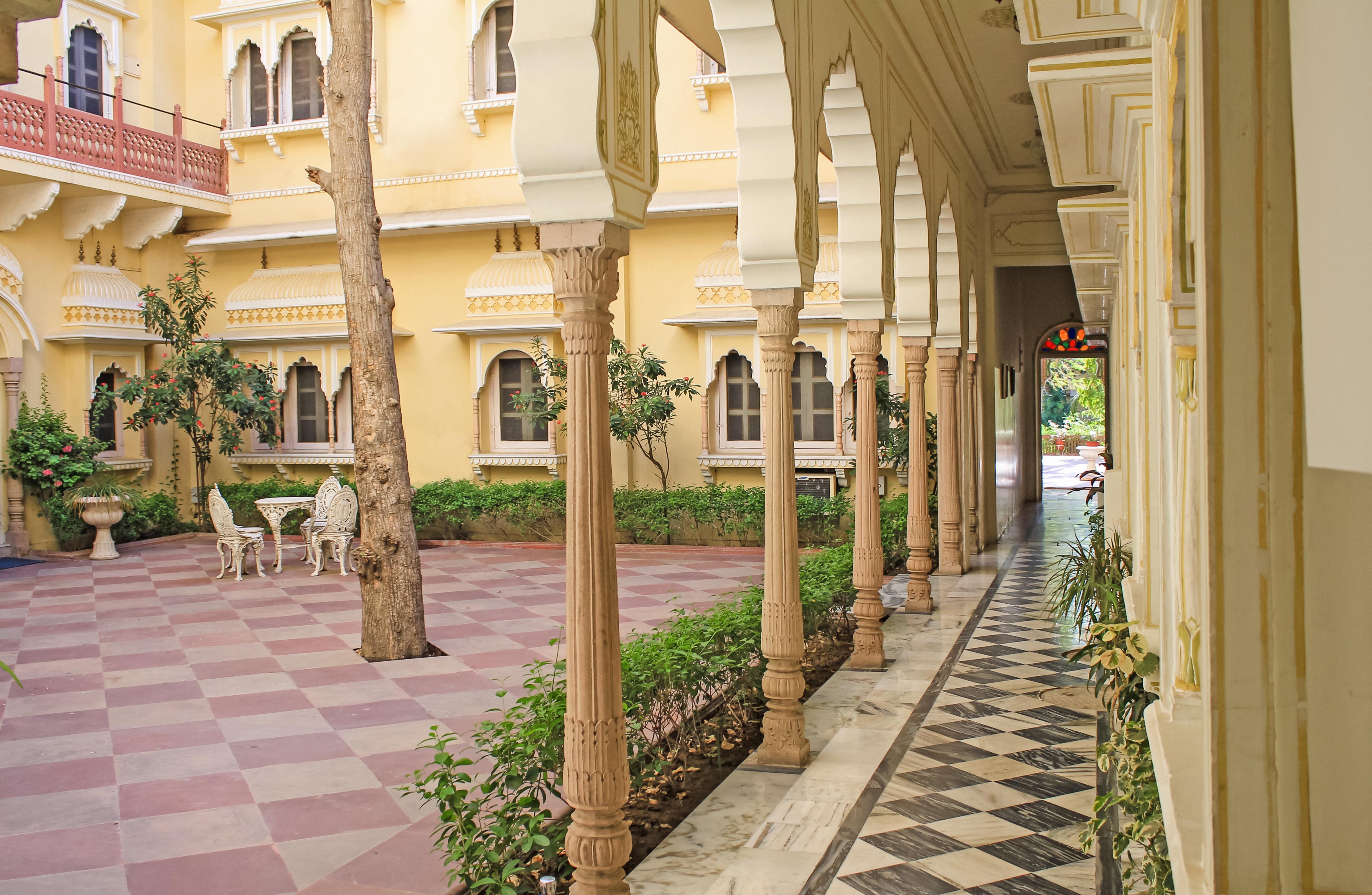 Alsisar Haveli - Heritage 4*