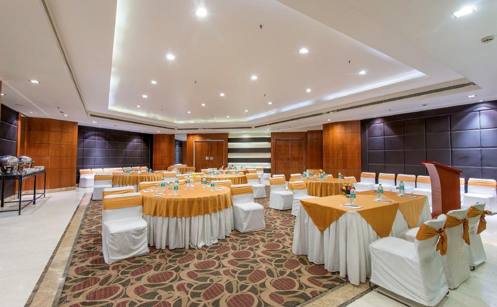 Hotel Sarovar Portico