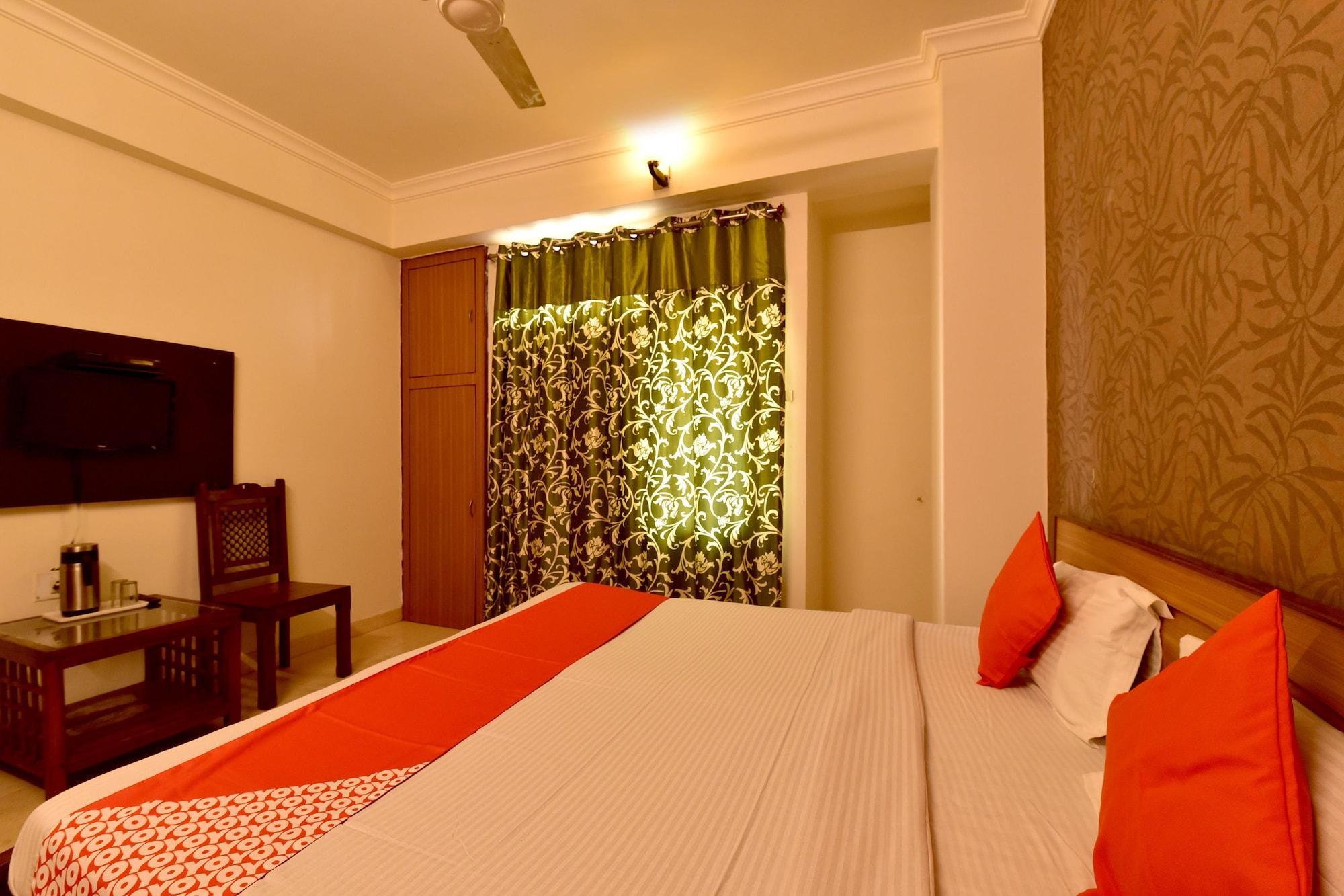 Oyo 22915 C M Regency Jaipur