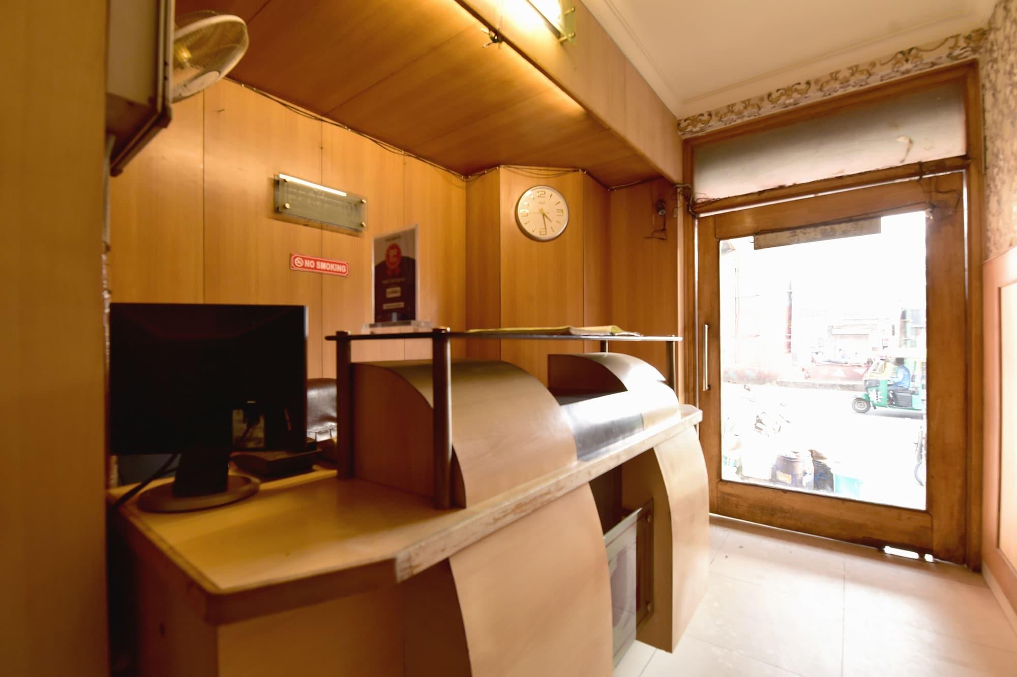 Oyo 22915 C M Regency Hotel Jaipur