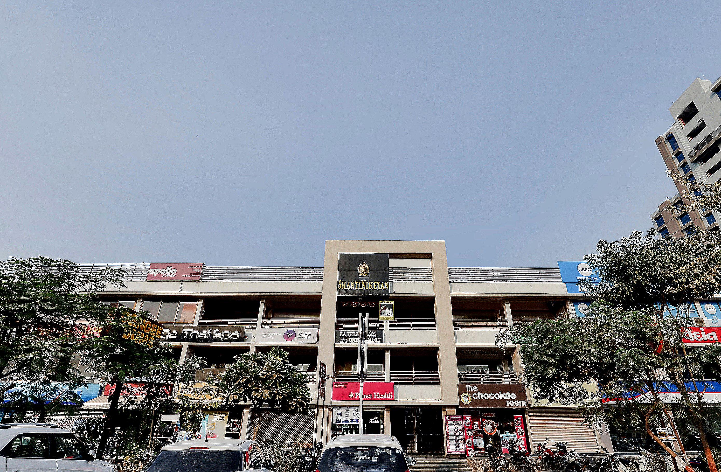 Oyo 22915 C M Regency 2*