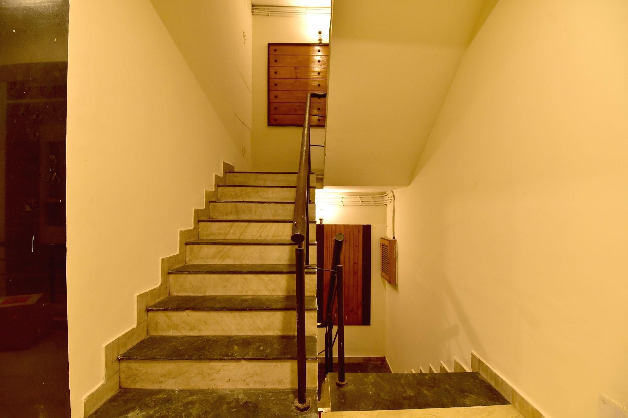 Oyo 22915 C M Regency 2* Jaipur