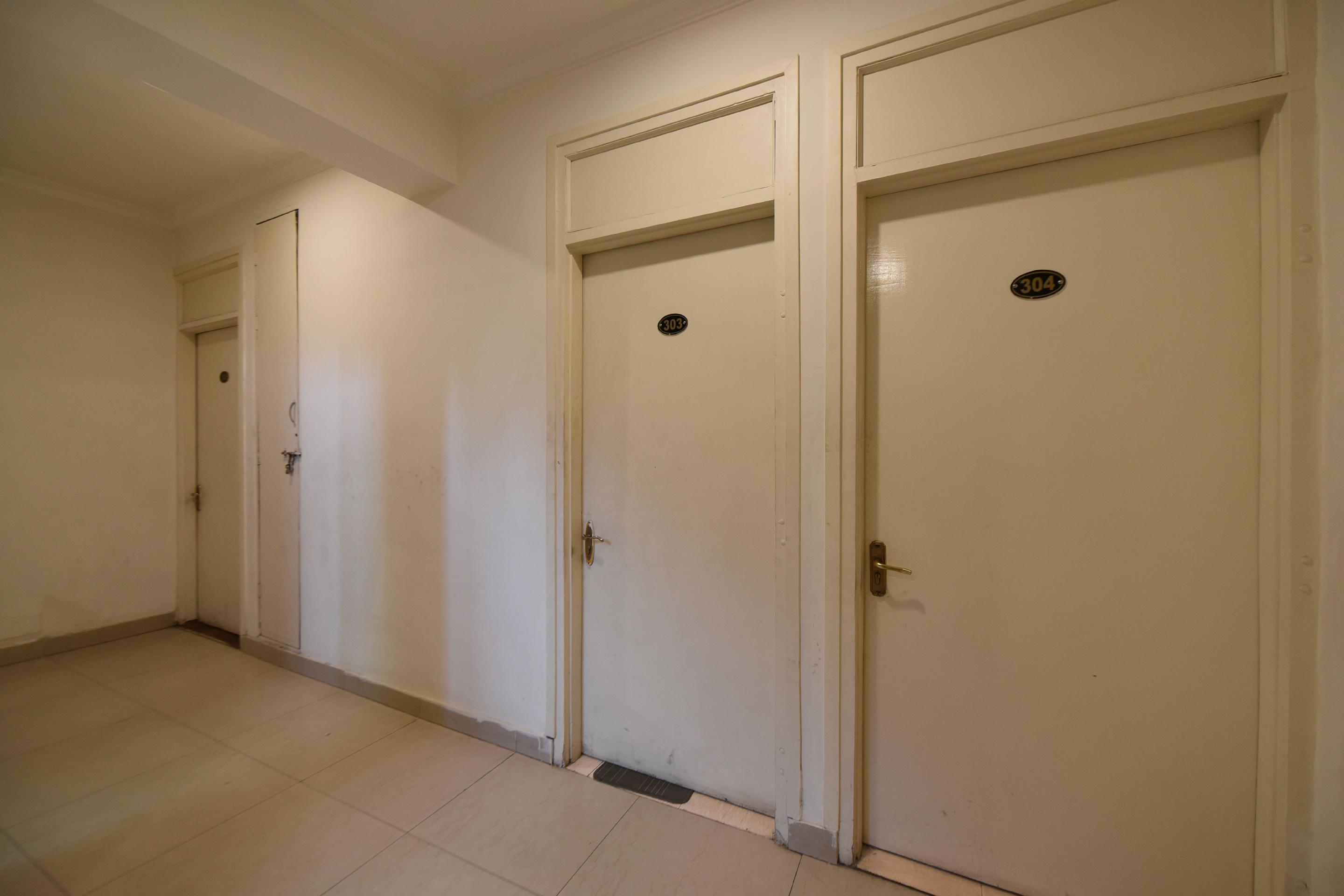 Oyo 22915 C M Regency Hotel 2*