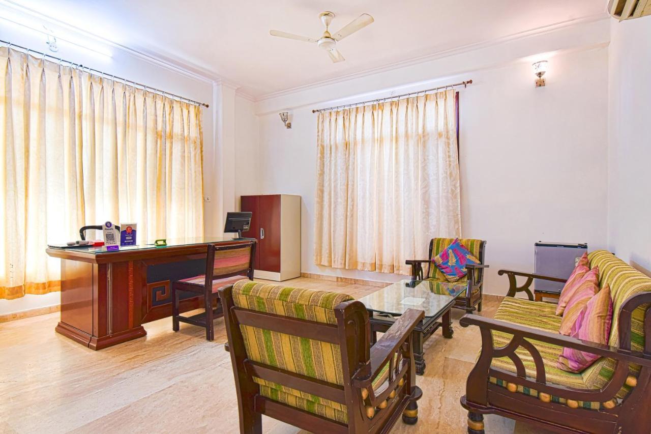Hotel Fabhotel Gitanjali