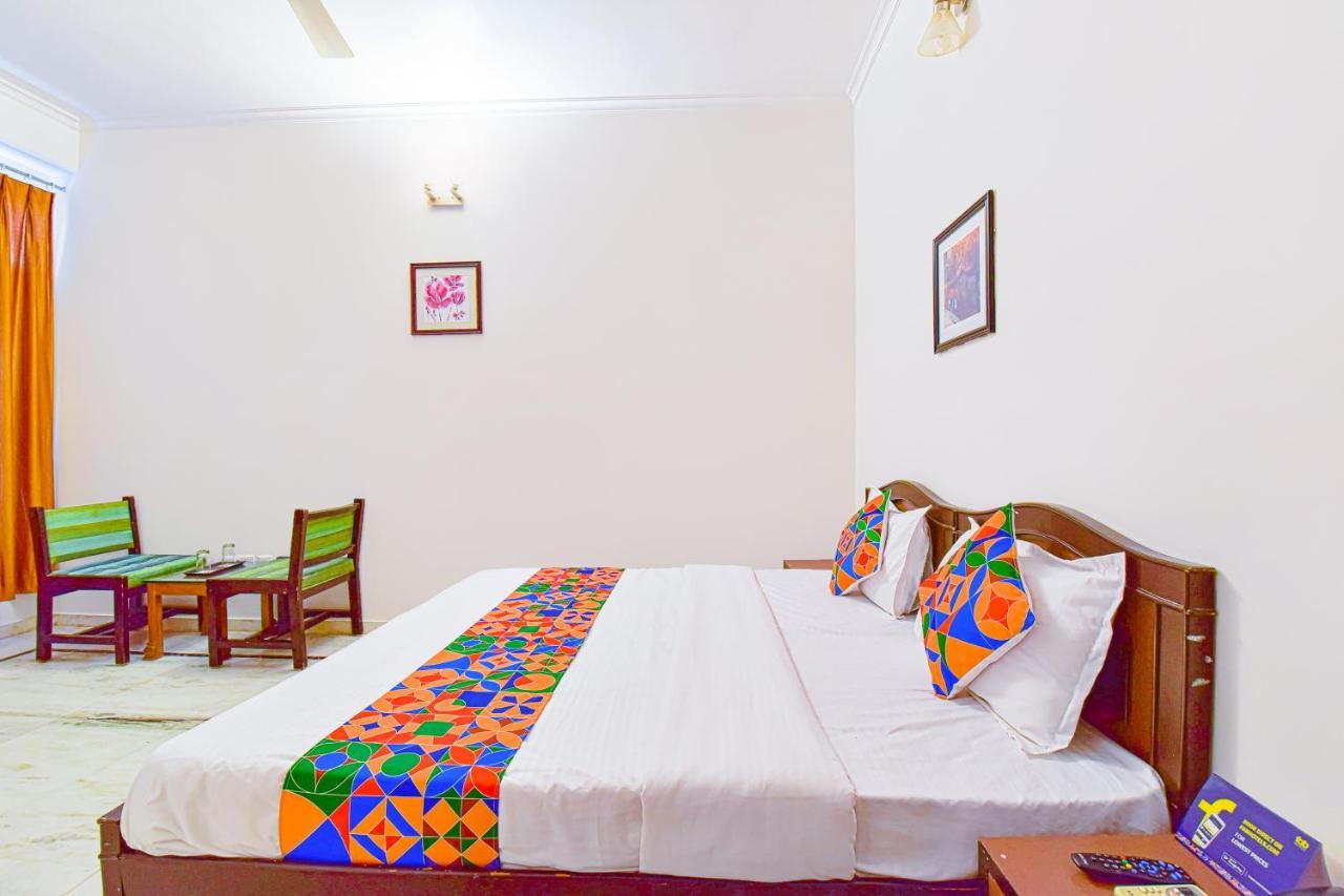 Hotel Fabhotel Gitanjali