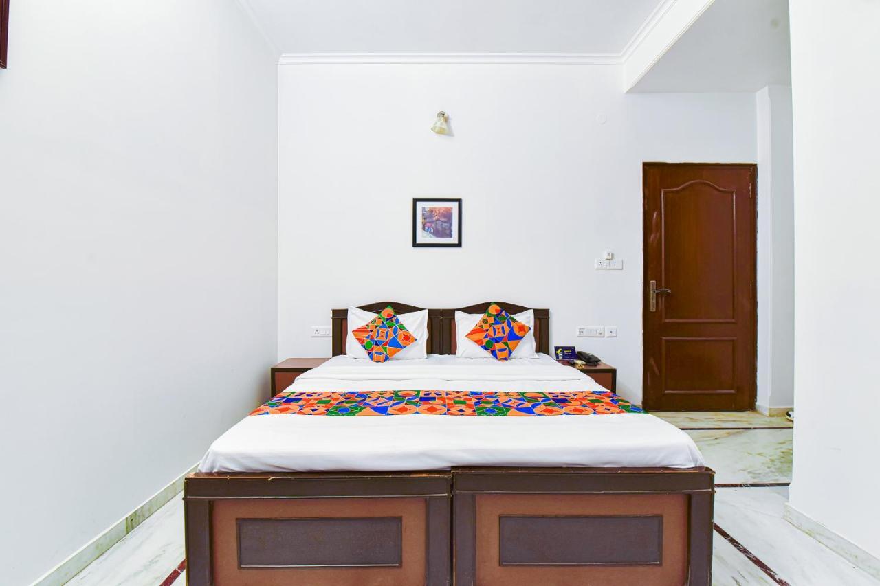 Hotel Fabhotel Gitanjali