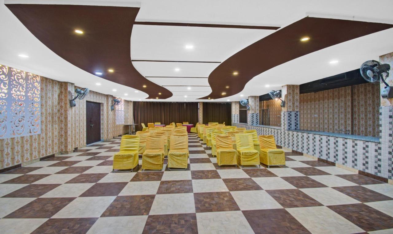 Treebo Trend Dream Palace Hotel 3*