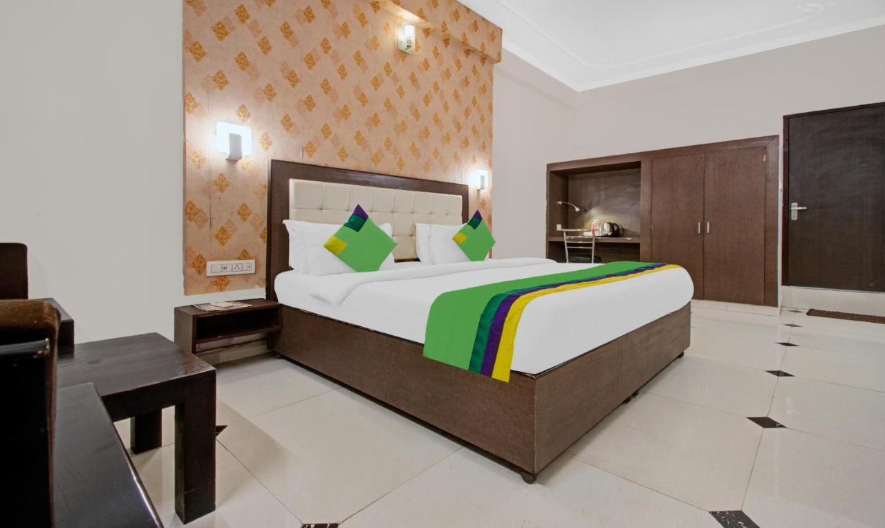 Treebo Trend Dream Palace Hotel 3*