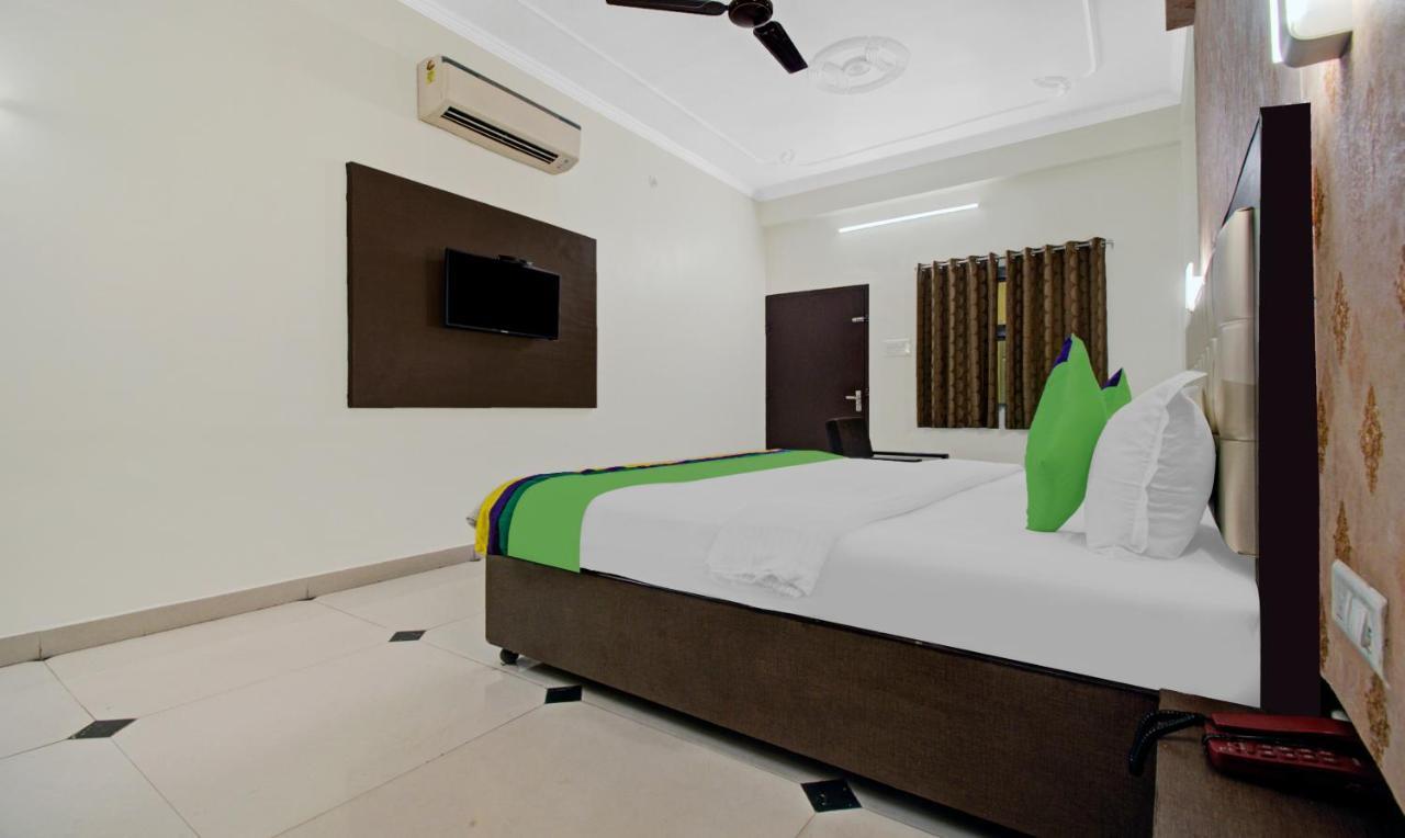 Treebo Trend Dream Palace 3*