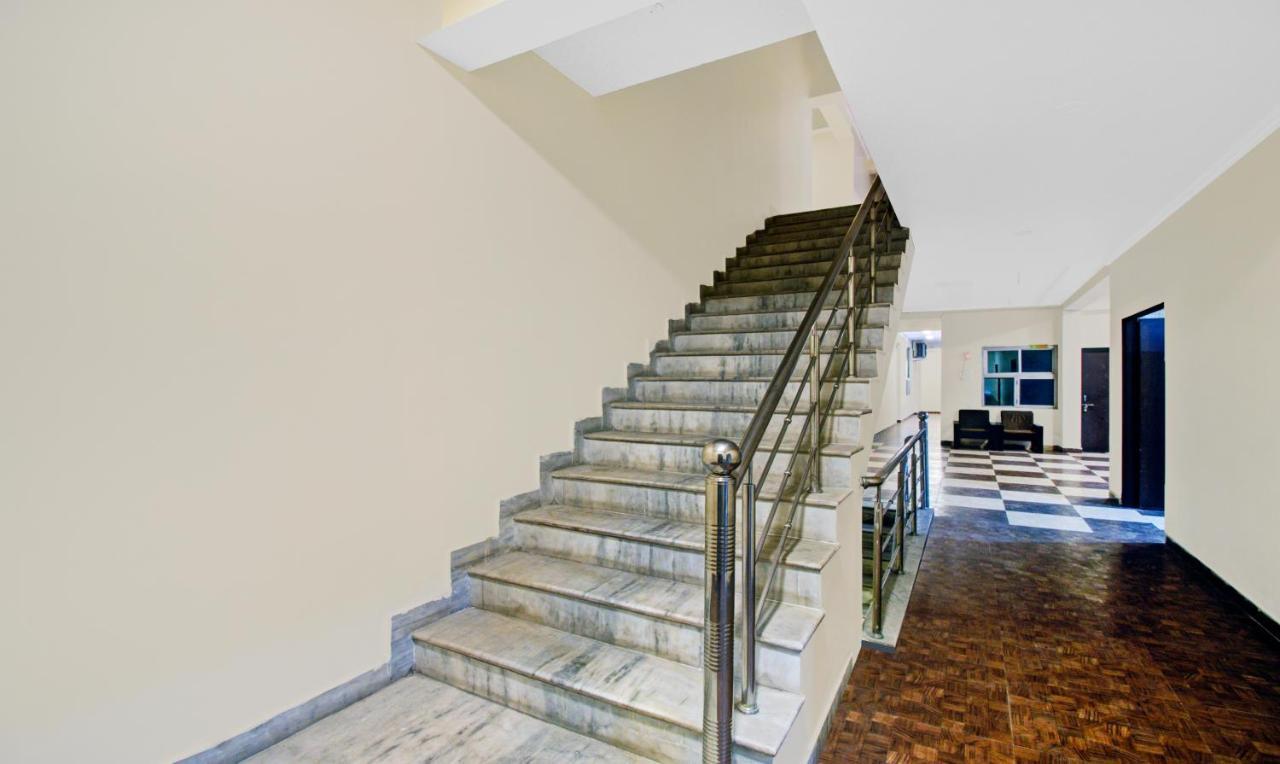 Treebo Trend Dream Palace Hotel 3*
