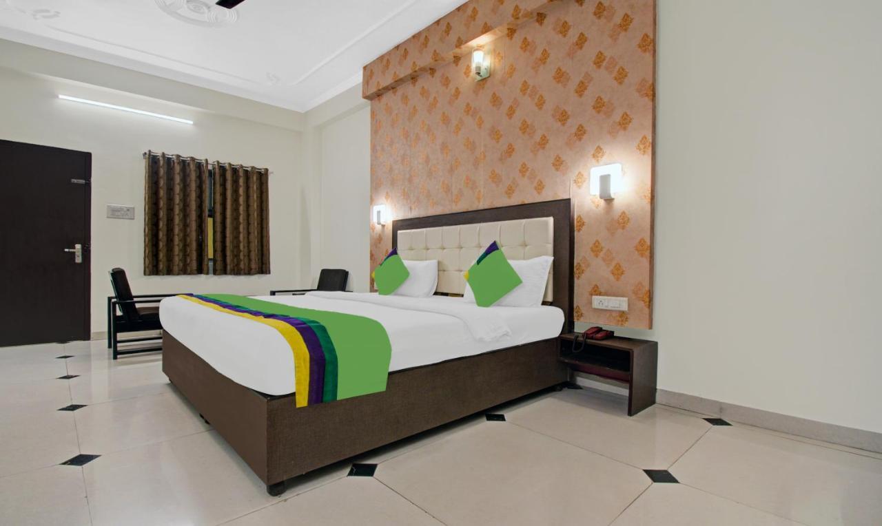 Treebo Trend Dream Palace