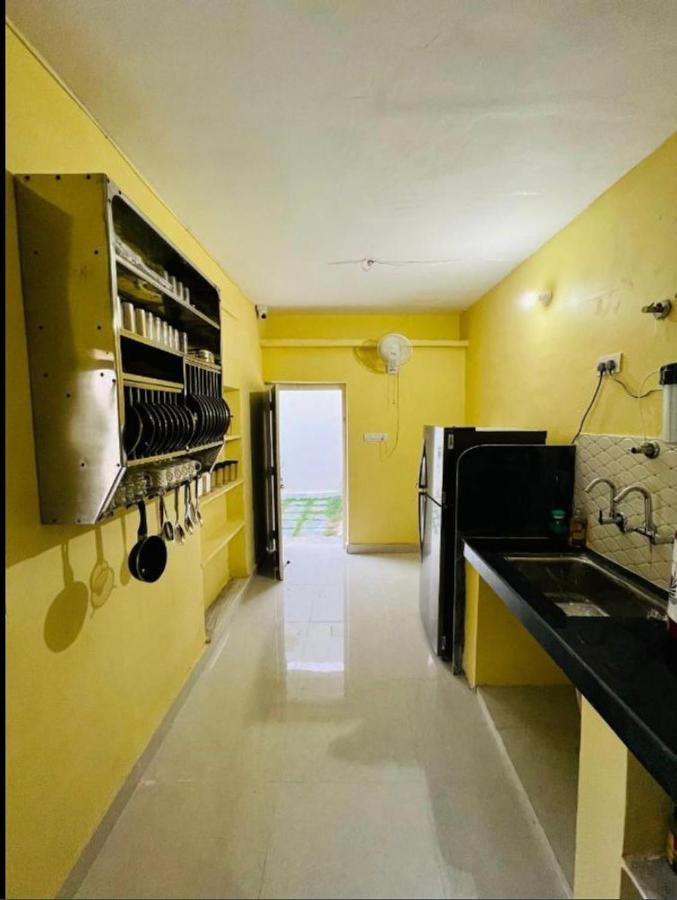 Ivory Hostel *