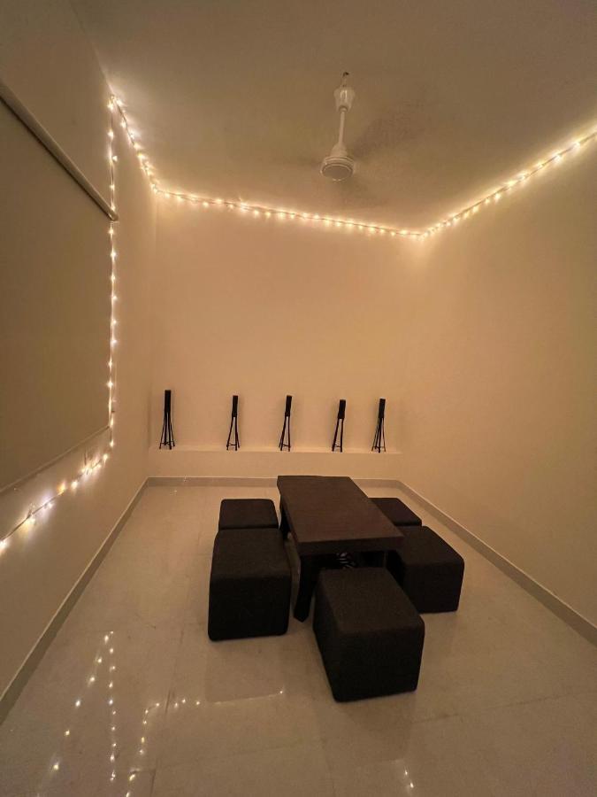 Ivory Hostel *
