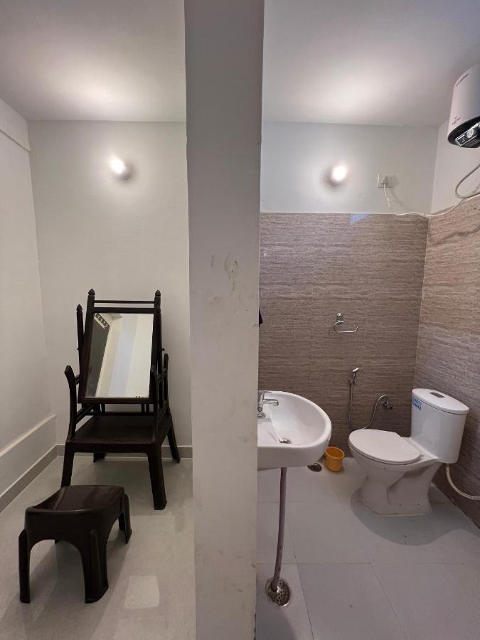 Ivory Hostel *