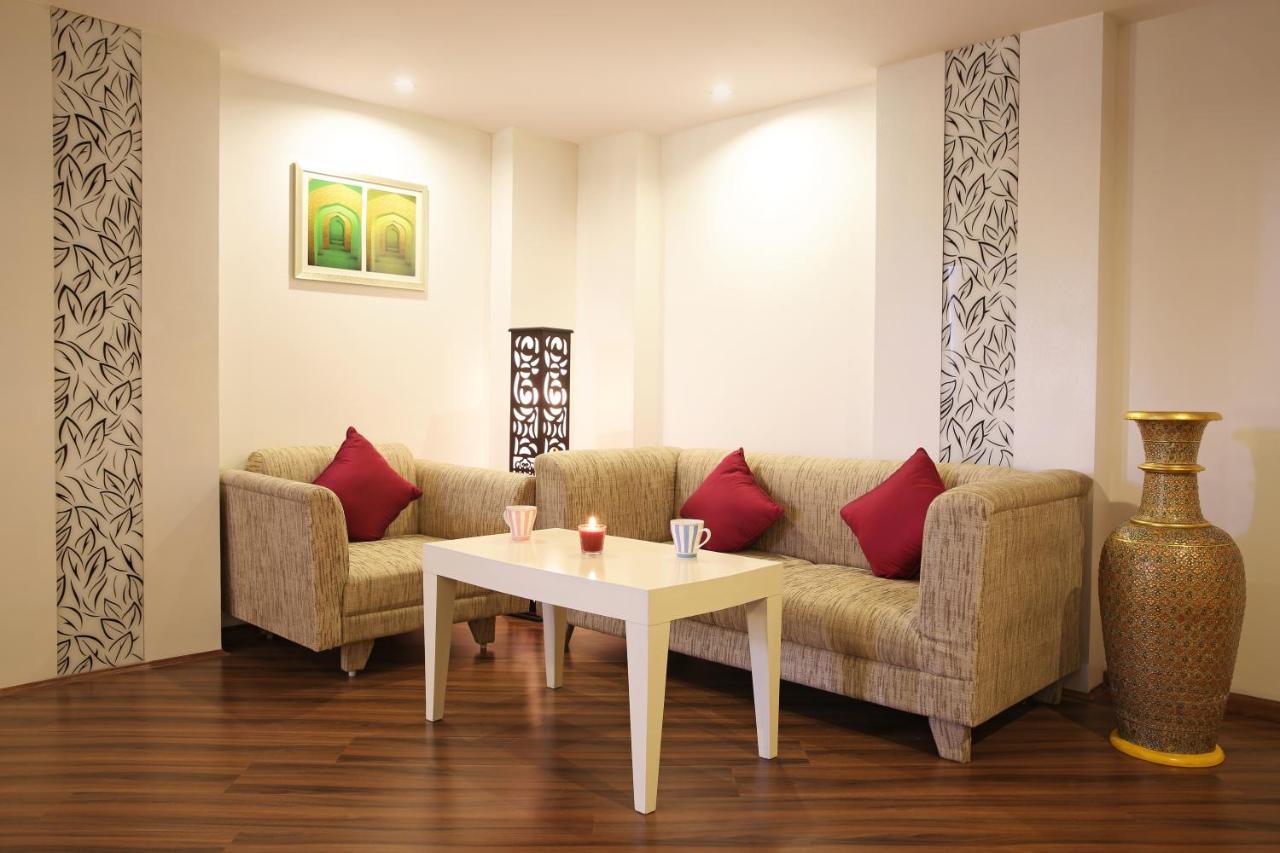 Hotel Golden Tulip Jaipur