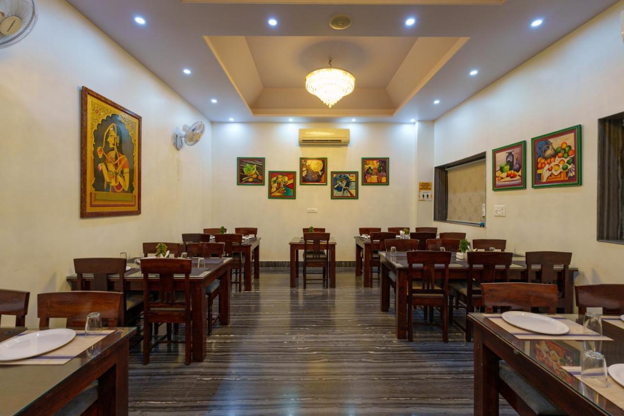 Trimrooms Mount Blue Jaipur