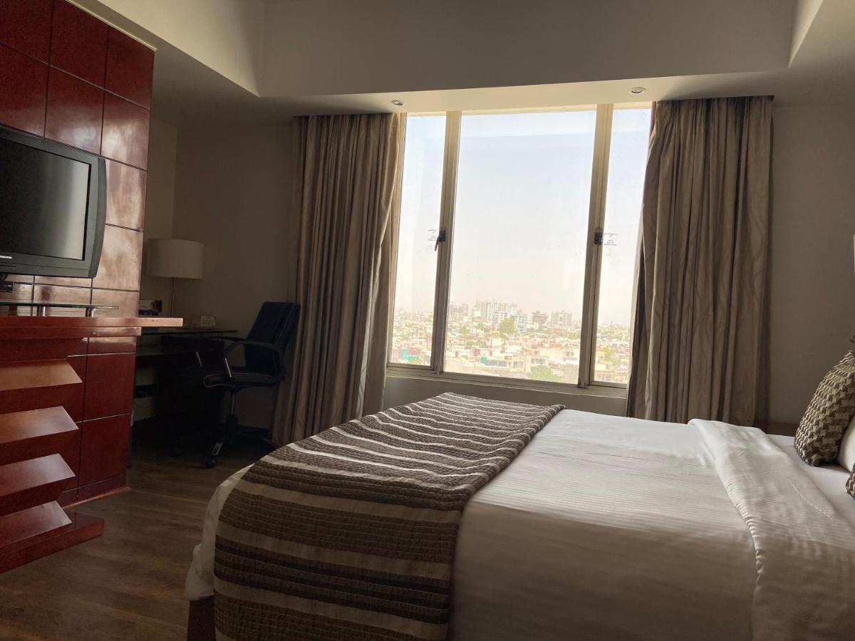 Sarovar Portico Hotel 4*