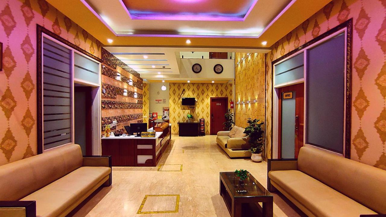 Hotel Sapphire World