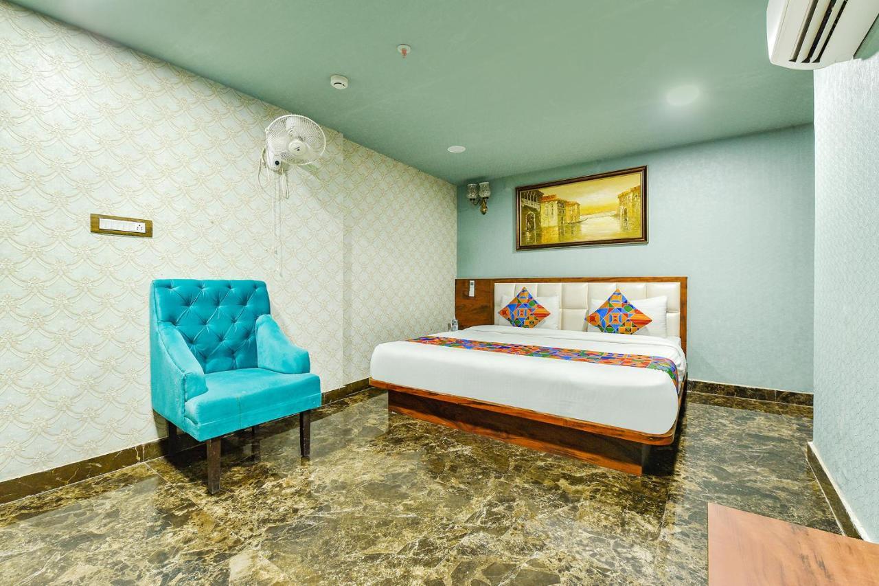 Hotel Fabhotel Queens Hub 3*