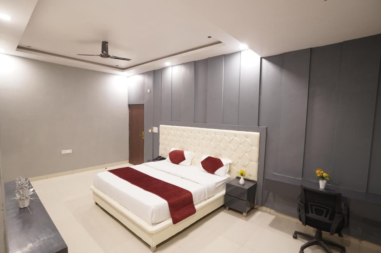 Yanela - The Connaught House Jaipur