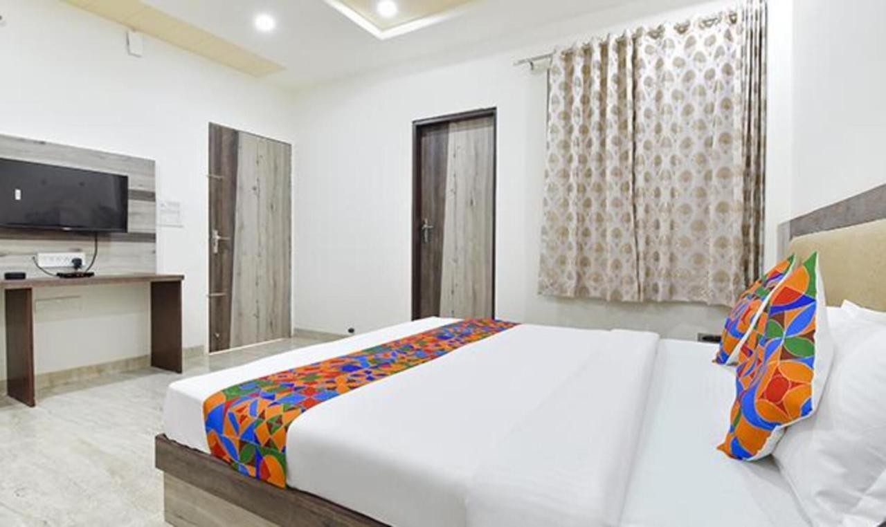 Fabhotel Lakhdatar *