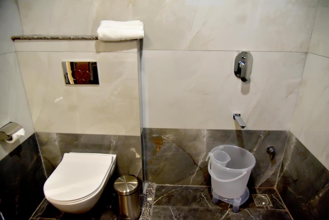 Aarna Hotel 3*