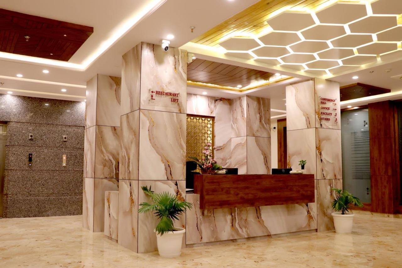 Aarna Hotel