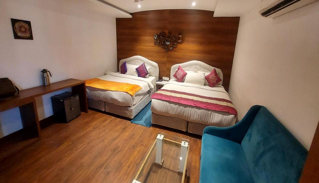 Meenakshi Palace Hotel