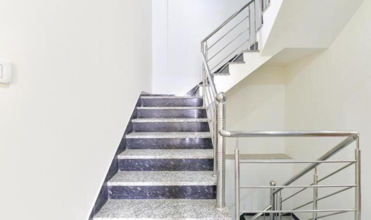 Hotel Fabhotel Lakhdatar