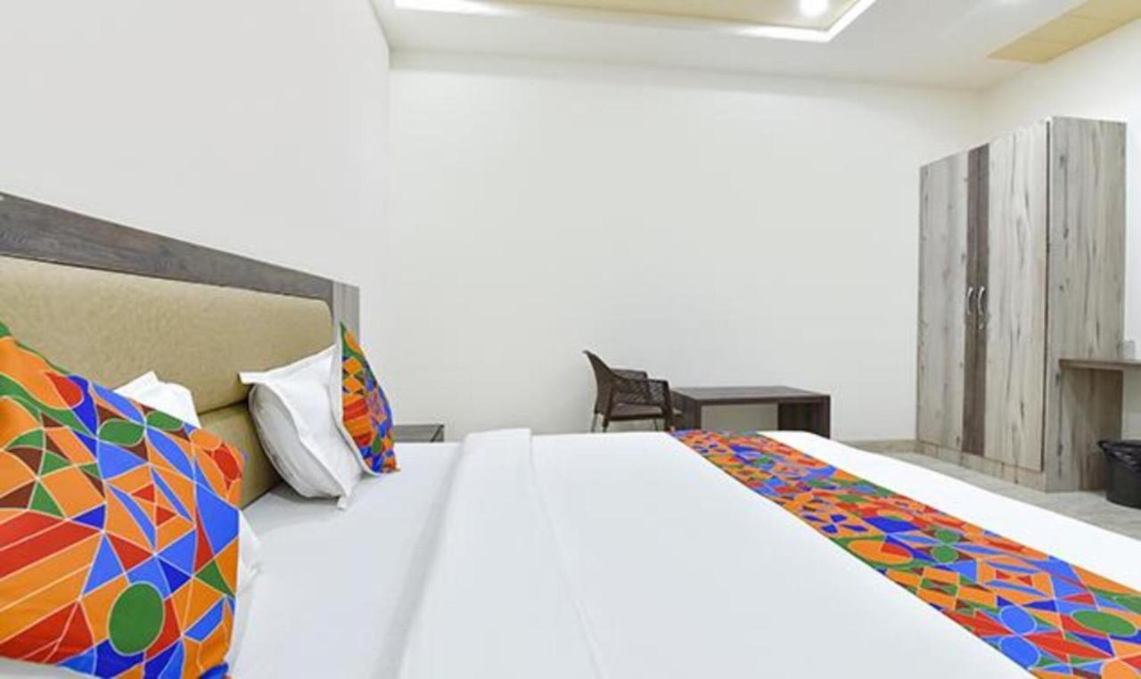 Hotel Fabhotel Lakhdatar