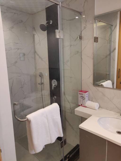 Lovely 1-bedroom With Small Kitchen And Pool Apartment