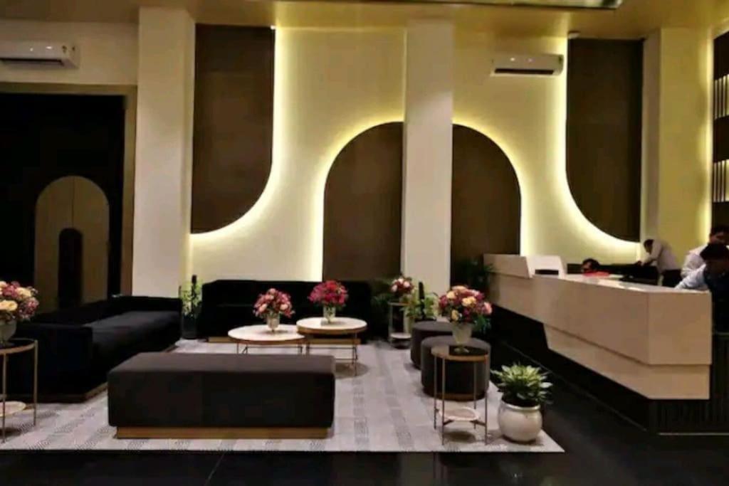 Lovely 1-bedroom With Small Kitchen And Pool Jaipur